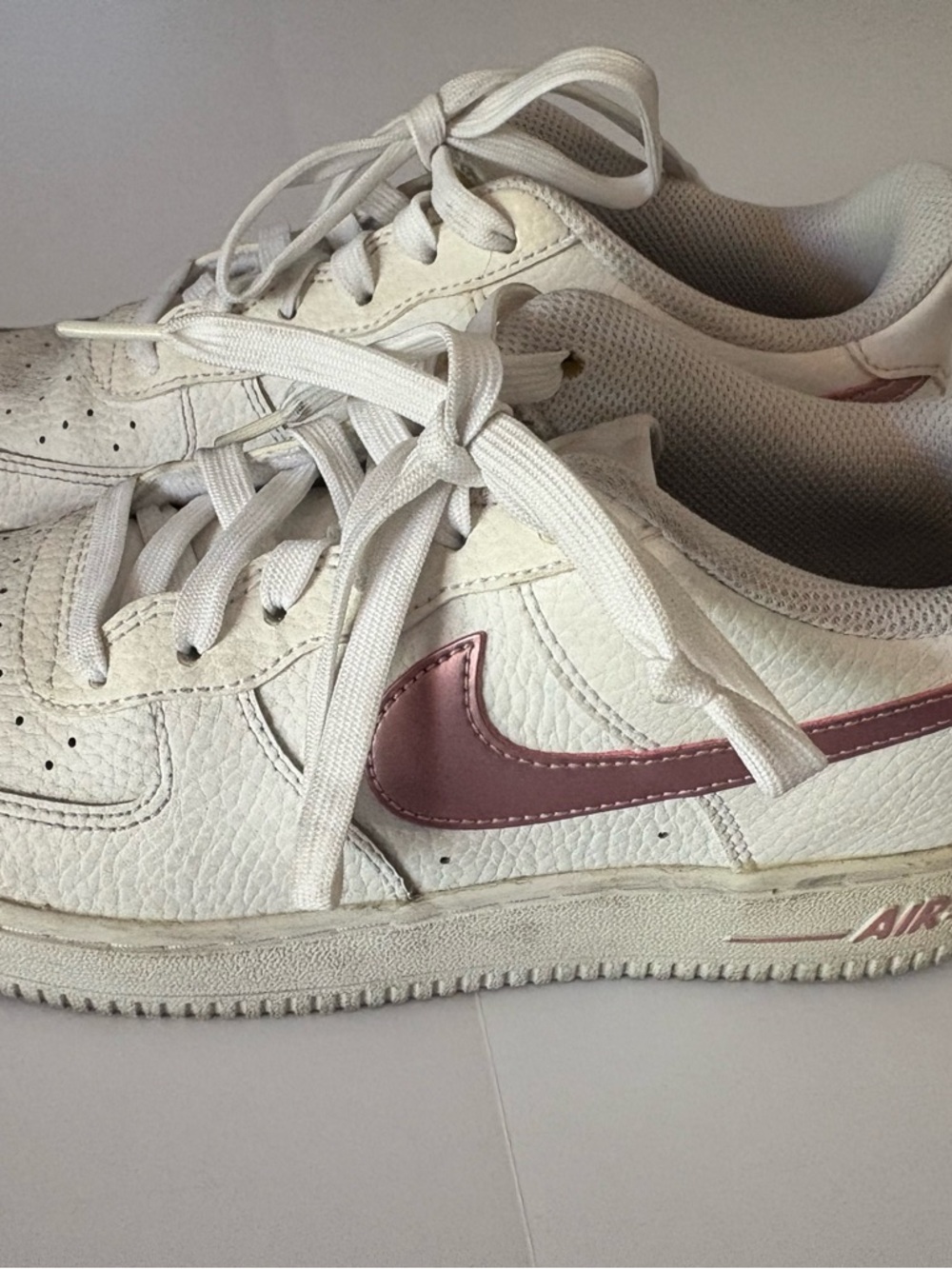 Nike Kids White Sneakers with Pink Metallic Swoosh